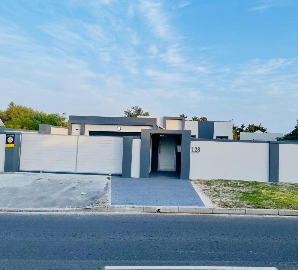 Cozier Glitz Kaapstad