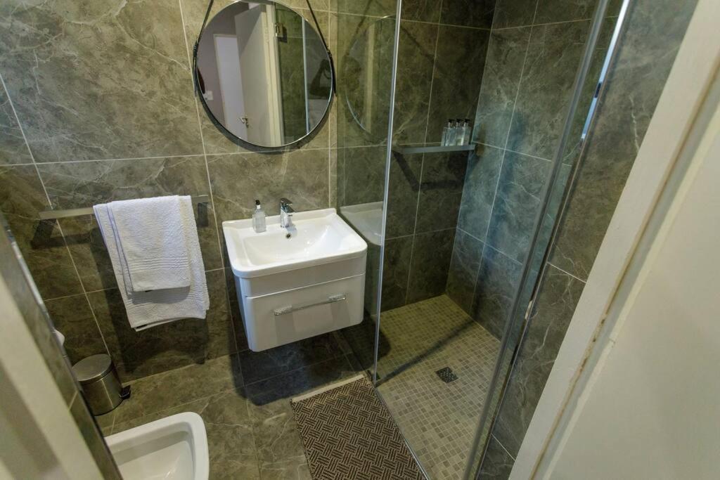 Cozier Glitz * Kaapstad